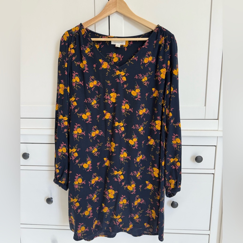 Treasure & Bond long sleeve shift dress